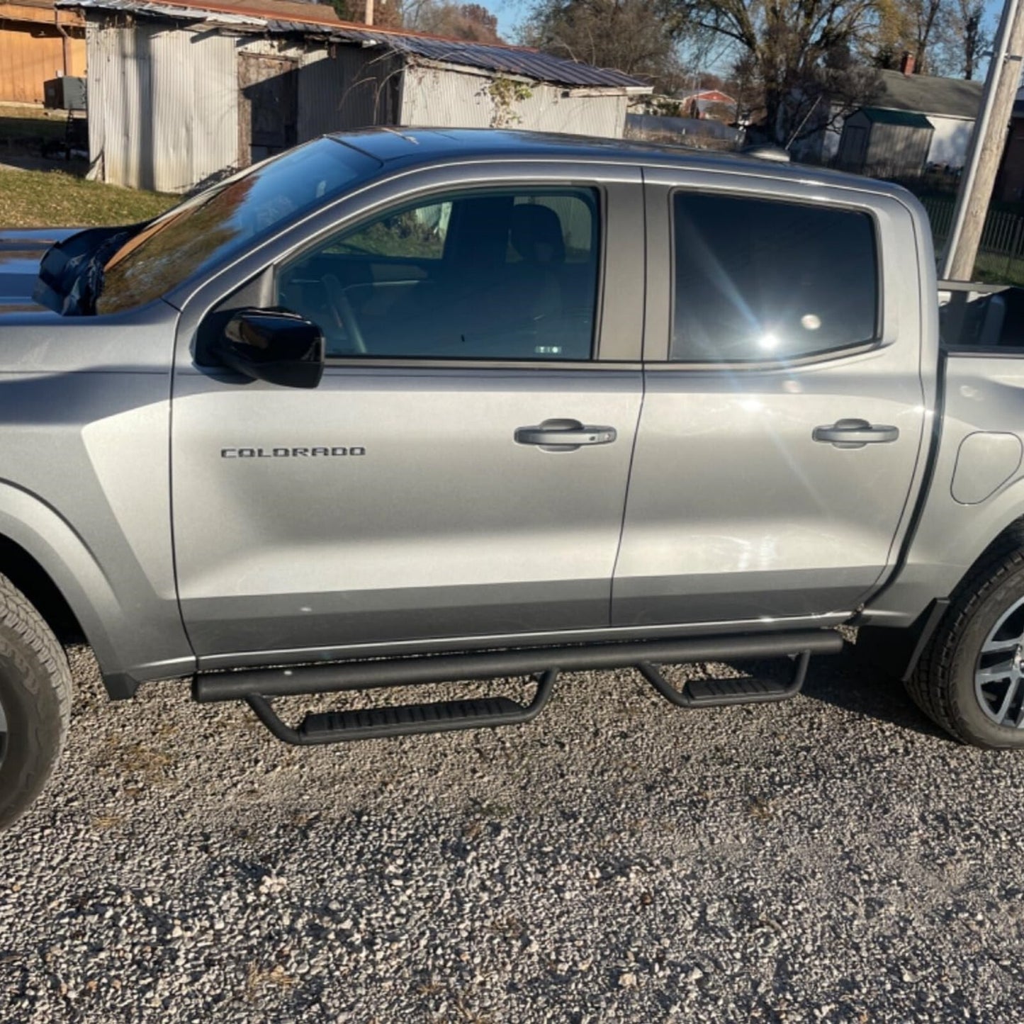 Estribos Laterales Side Steps para Chevrolet Colorado 2015-2025 4 Puertas - Tubo 3 pulgadas uso Rudo